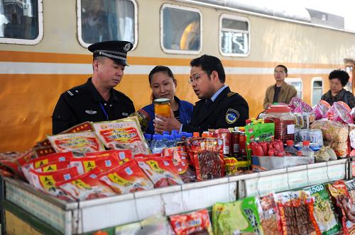 食品安全宣传进车站